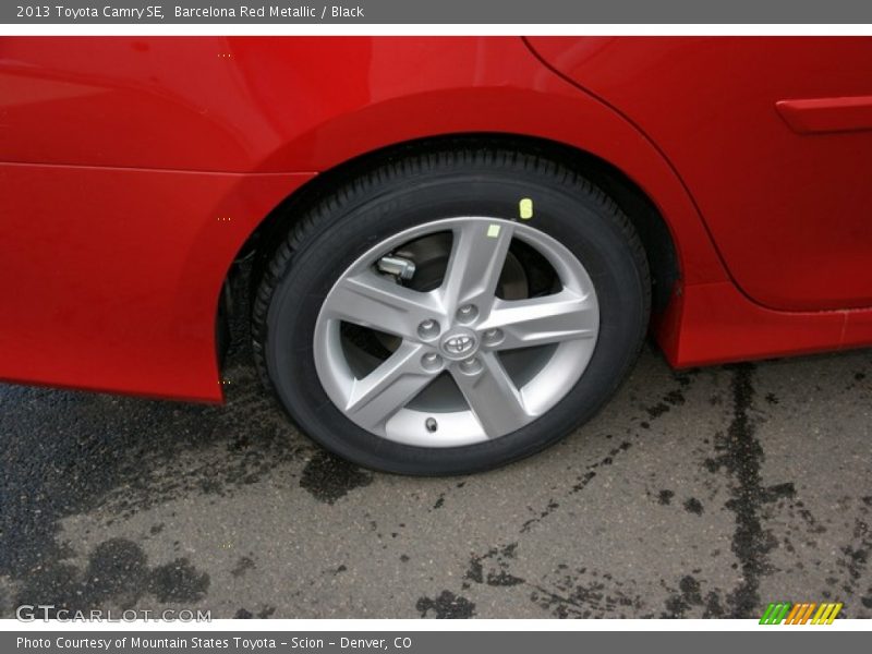 Barcelona Red Metallic / Black 2013 Toyota Camry SE
