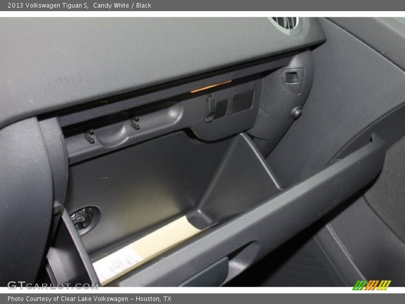 Candy White / Black 2013 Volkswagen Tiguan S