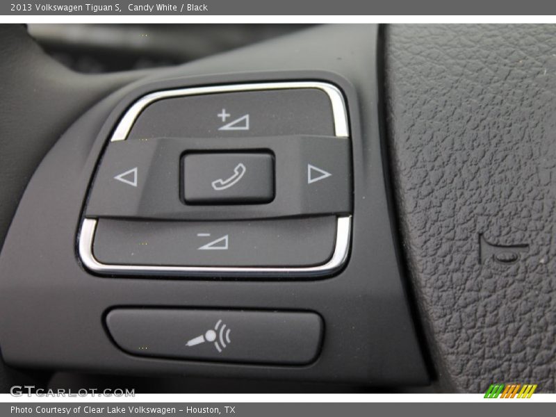 Candy White / Black 2013 Volkswagen Tiguan S