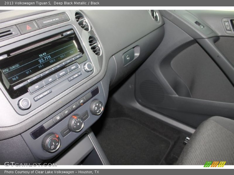 Deep Black Metallic / Black 2013 Volkswagen Tiguan S