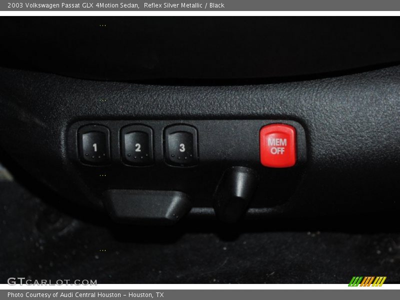 Reflex Silver Metallic / Black 2003 Volkswagen Passat GLX 4Motion Sedan