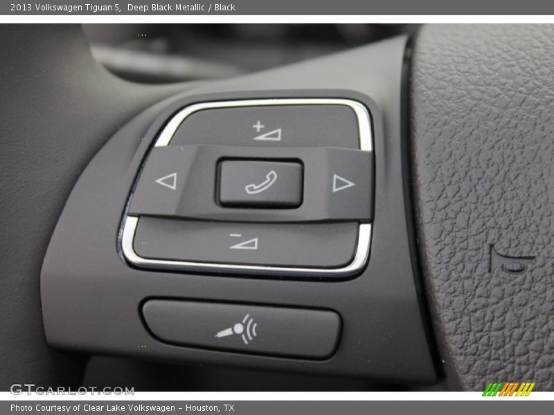 Deep Black Metallic / Black 2013 Volkswagen Tiguan S