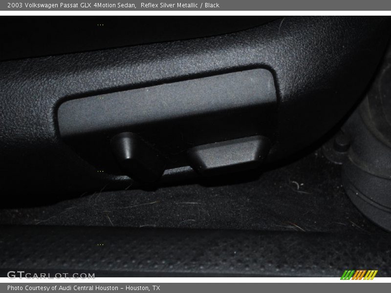 Reflex Silver Metallic / Black 2003 Volkswagen Passat GLX 4Motion Sedan