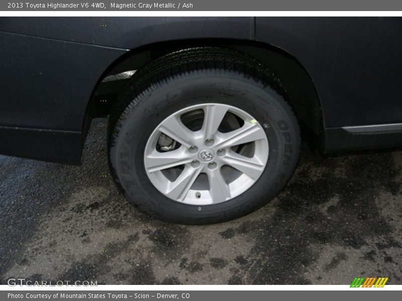 Magnetic Gray Metallic / Ash 2013 Toyota Highlander V6 4WD