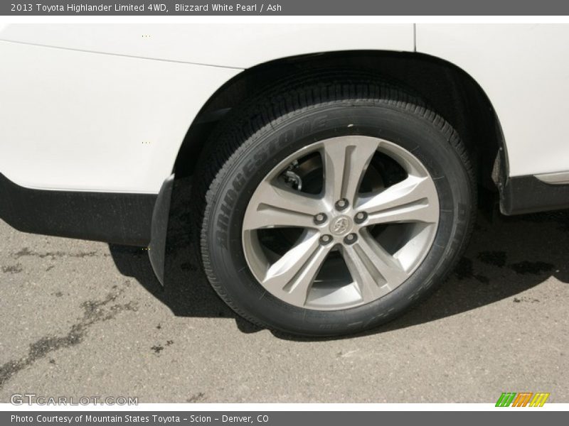 Blizzard White Pearl / Ash 2013 Toyota Highlander Limited 4WD