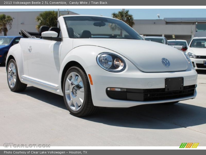 Candy White / Titan Black 2013 Volkswagen Beetle 2.5L Convertible