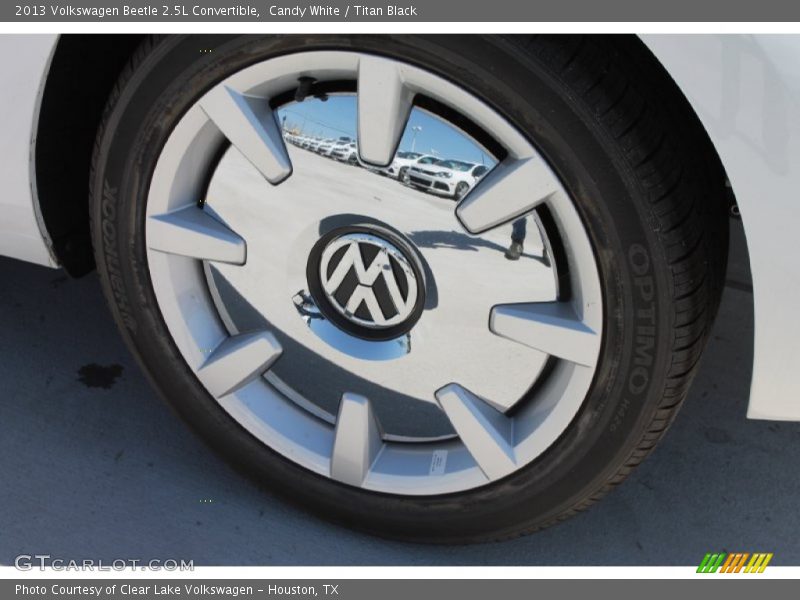 Candy White / Titan Black 2013 Volkswagen Beetle 2.5L Convertible