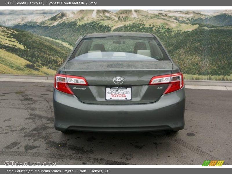 Cypress Green Metallic / Ivory 2013 Toyota Camry LE