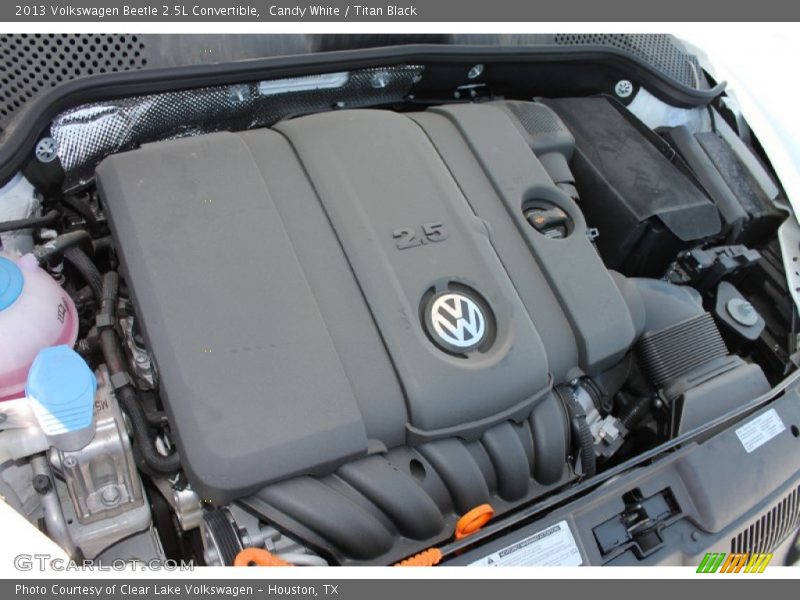 Candy White / Titan Black 2013 Volkswagen Beetle 2.5L Convertible