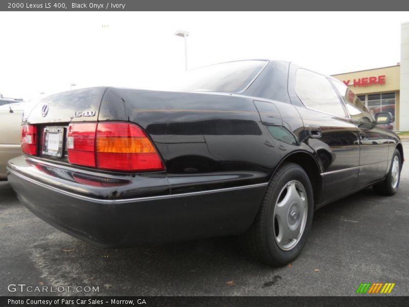 Black Onyx / Ivory 2000 Lexus LS 400