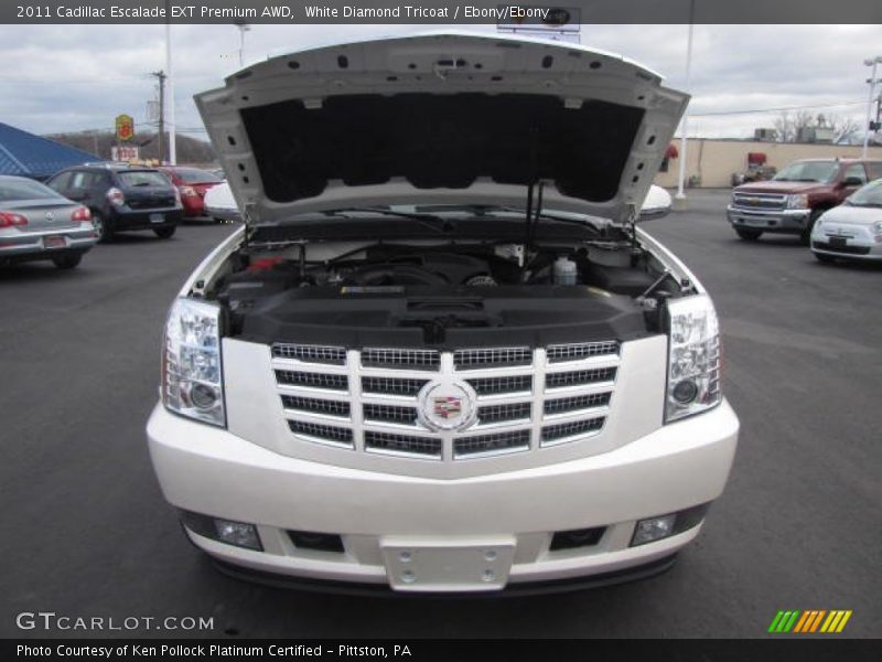 White Diamond Tricoat / Ebony/Ebony 2011 Cadillac Escalade EXT Premium AWD