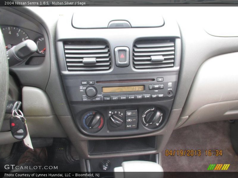 Molten Silver / Sage 2004 Nissan Sentra 1.8 S