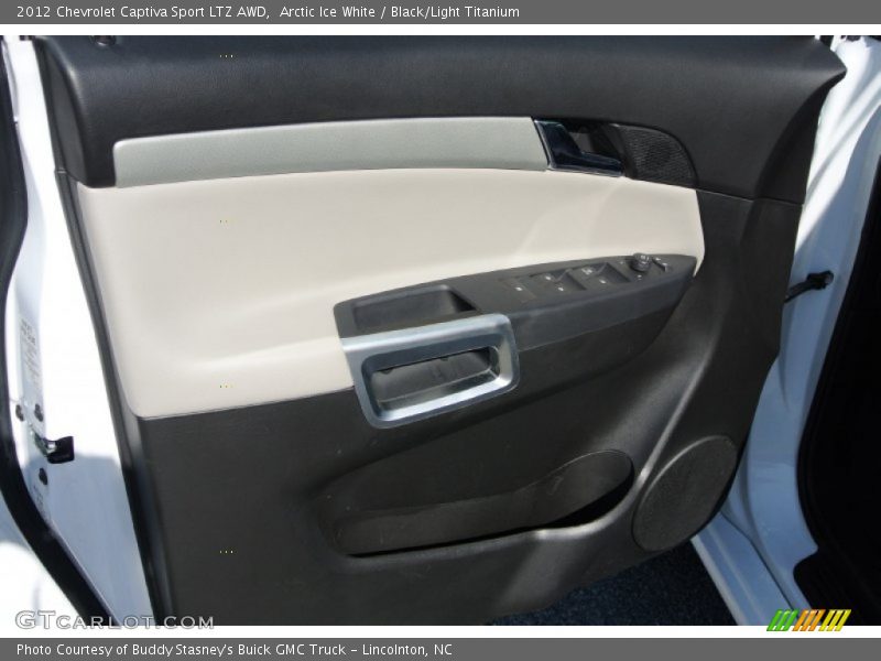 Arctic Ice White / Black/Light Titanium 2012 Chevrolet Captiva Sport LTZ AWD