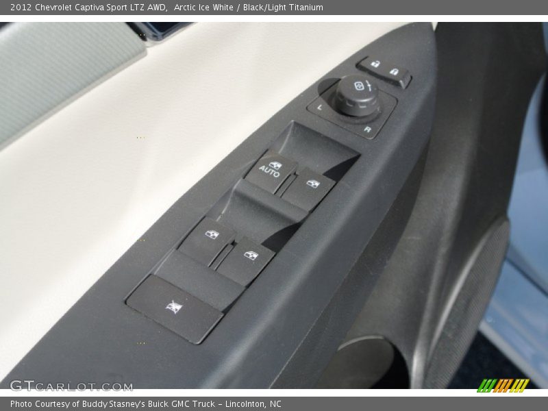 Arctic Ice White / Black/Light Titanium 2012 Chevrolet Captiva Sport LTZ AWD