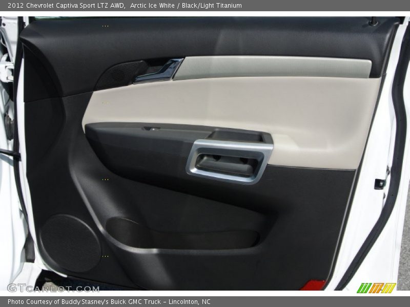 Arctic Ice White / Black/Light Titanium 2012 Chevrolet Captiva Sport LTZ AWD