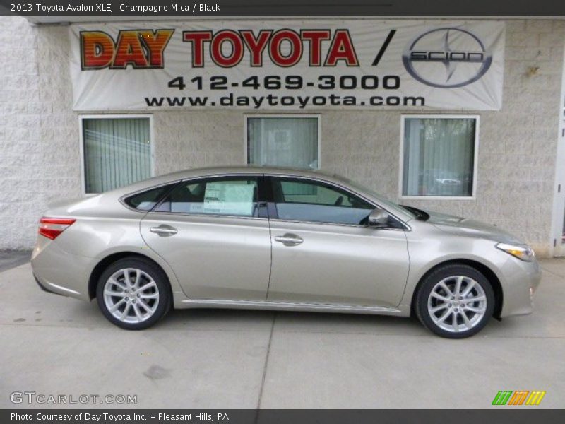 Champagne Mica / Black 2013 Toyota Avalon XLE