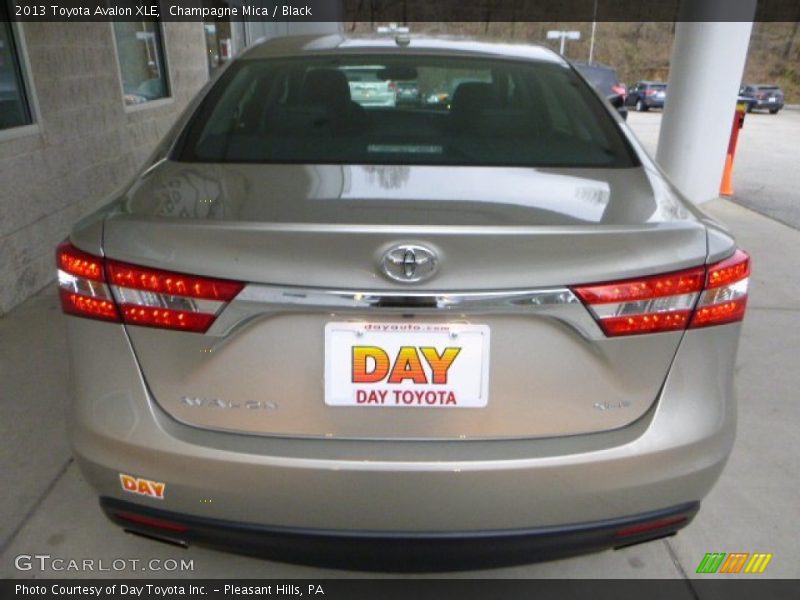 Champagne Mica / Black 2013 Toyota Avalon XLE