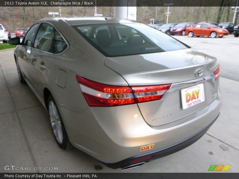 Champagne Mica / Black 2013 Toyota Avalon XLE