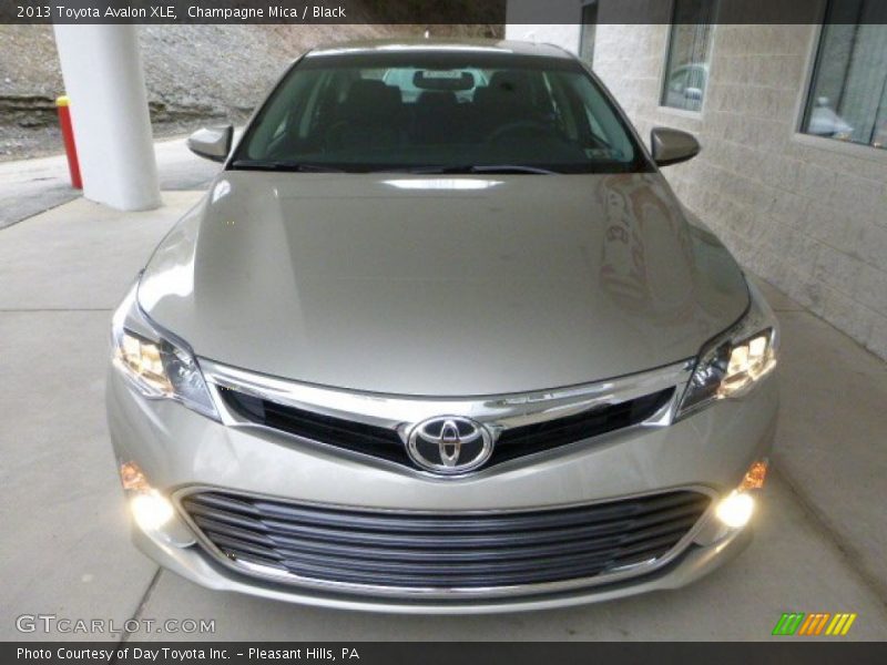 Champagne Mica / Black 2013 Toyota Avalon XLE