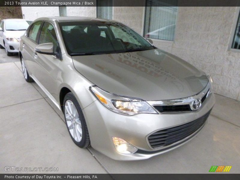 Champagne Mica / Black 2013 Toyota Avalon XLE