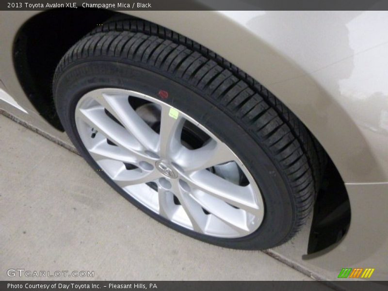 Champagne Mica / Black 2013 Toyota Avalon XLE