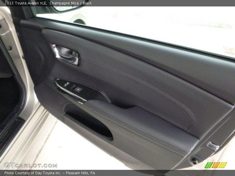 Champagne Mica / Black 2013 Toyota Avalon XLE