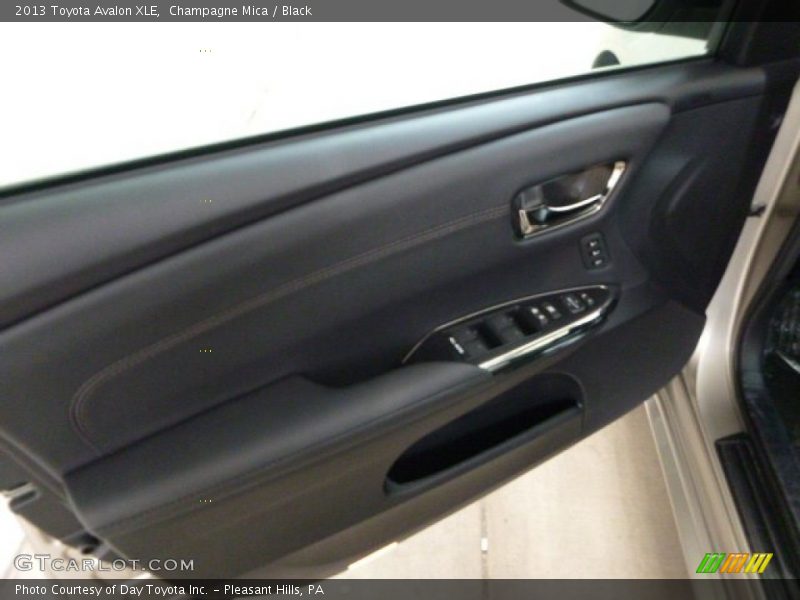 Champagne Mica / Black 2013 Toyota Avalon XLE