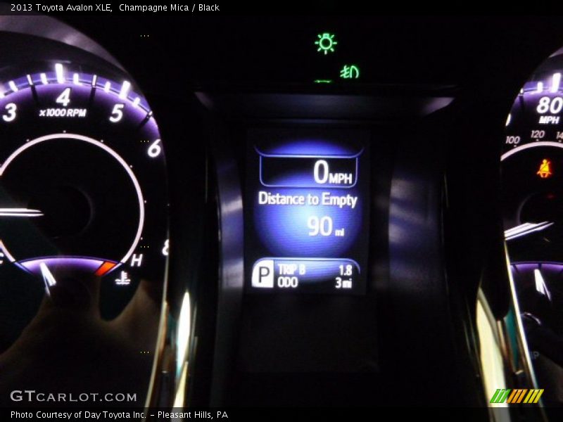 Champagne Mica / Black 2013 Toyota Avalon XLE