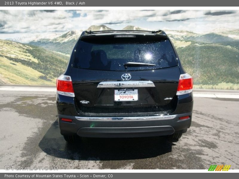 Black / Ash 2013 Toyota Highlander V6 4WD