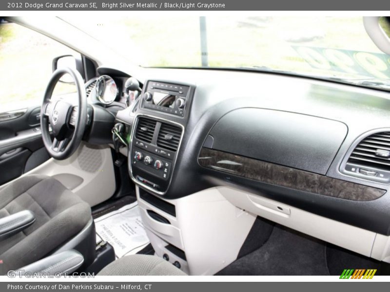 Bright Silver Metallic / Black/Light Graystone 2012 Dodge Grand Caravan SE