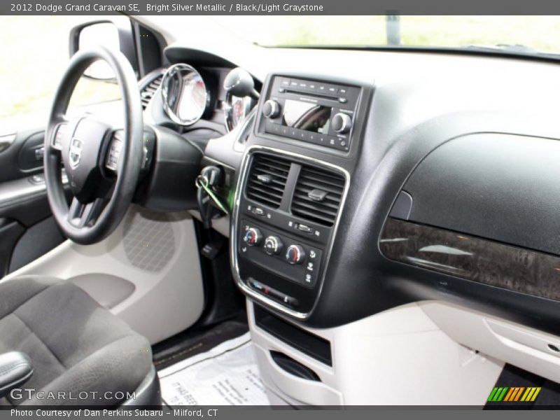 Bright Silver Metallic / Black/Light Graystone 2012 Dodge Grand Caravan SE