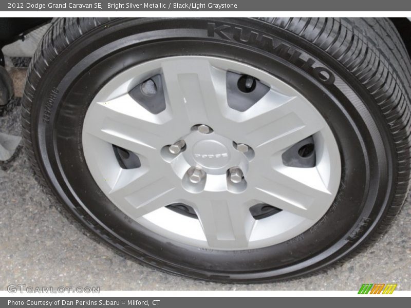 Bright Silver Metallic / Black/Light Graystone 2012 Dodge Grand Caravan SE