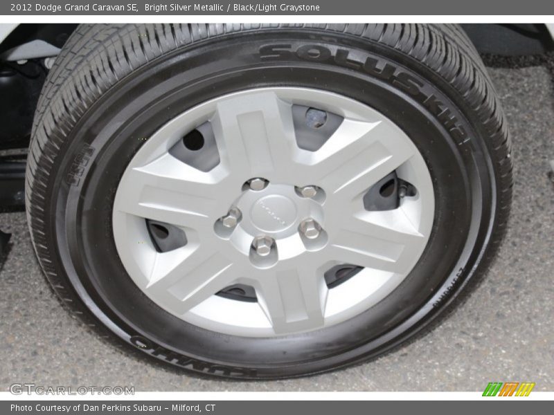 Bright Silver Metallic / Black/Light Graystone 2012 Dodge Grand Caravan SE