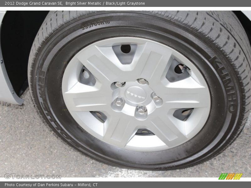 Bright Silver Metallic / Black/Light Graystone 2012 Dodge Grand Caravan SE