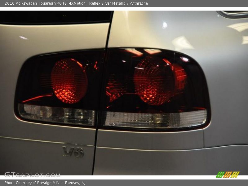Reflex Silver Metallic / Anthracite 2010 Volkswagen Touareg VR6 FSI 4XMotion