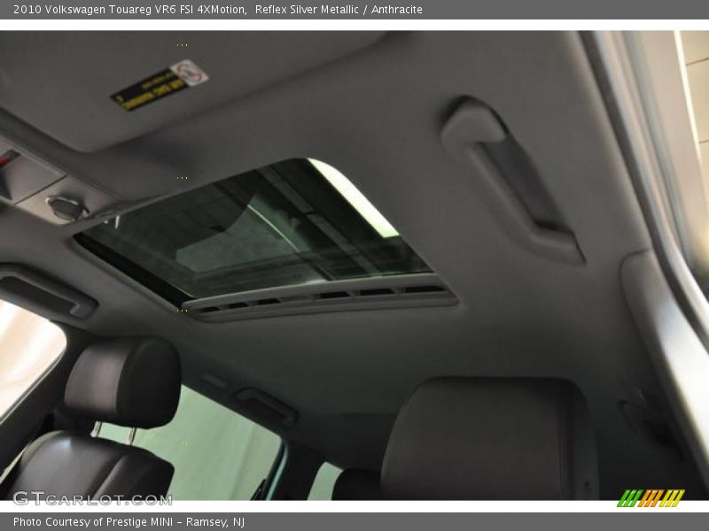 Reflex Silver Metallic / Anthracite 2010 Volkswagen Touareg VR6 FSI 4XMotion