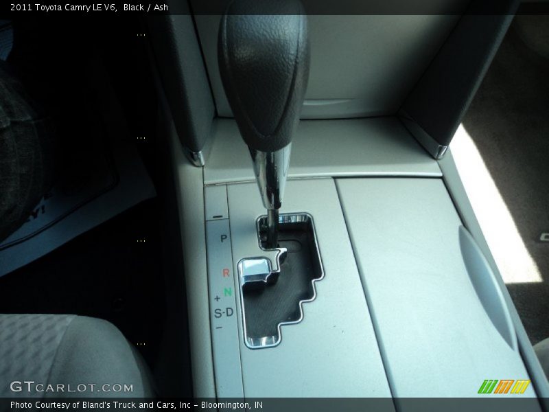 Black / Ash 2011 Toyota Camry LE V6