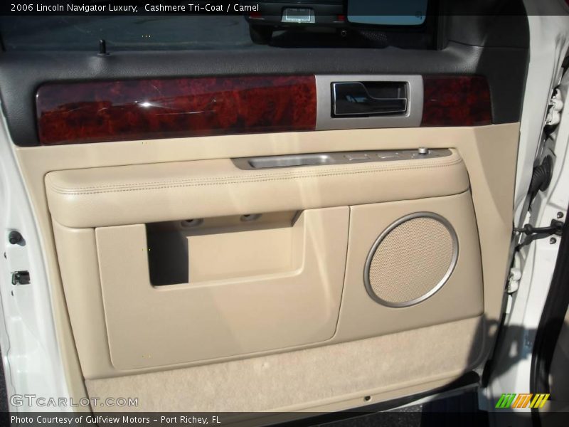 Cashmere Tri-Coat / Camel 2006 Lincoln Navigator Luxury