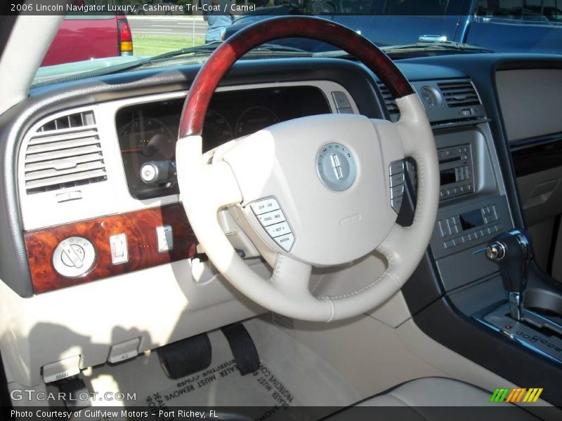 Cashmere Tri-Coat / Camel 2006 Lincoln Navigator Luxury