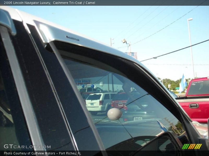Cashmere Tri-Coat / Camel 2006 Lincoln Navigator Luxury