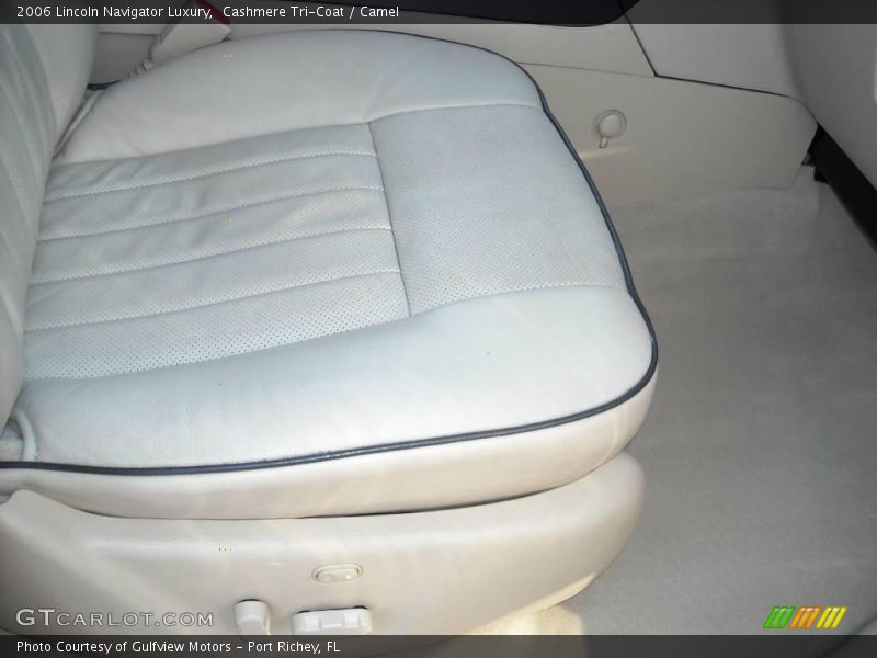 Cashmere Tri-Coat / Camel 2006 Lincoln Navigator Luxury
