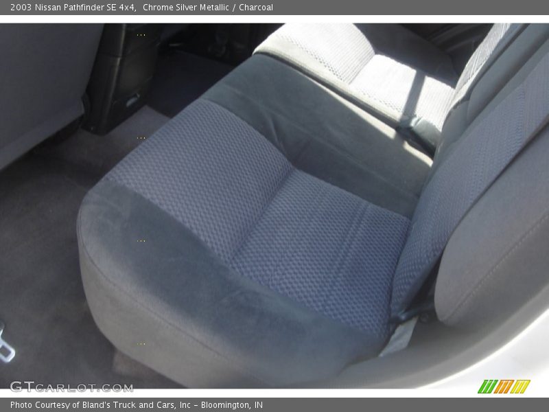 Chrome Silver Metallic / Charcoal 2003 Nissan Pathfinder SE 4x4