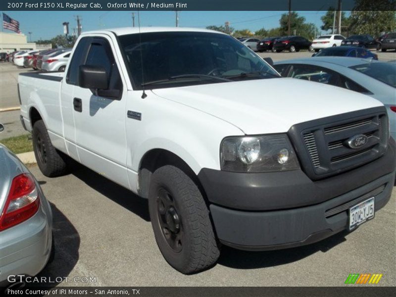Oxford White / Medium Flint 2007 Ford F150 XL Regular Cab