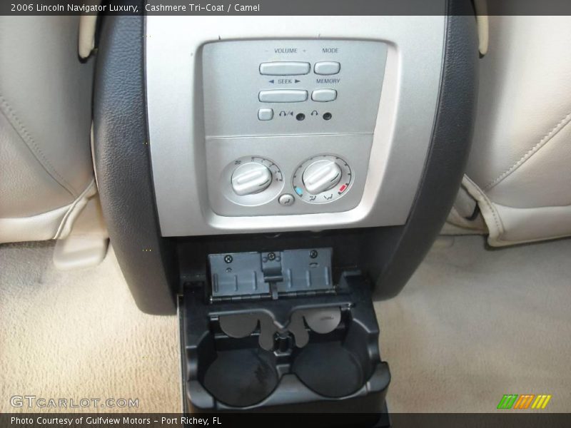 Cashmere Tri-Coat / Camel 2006 Lincoln Navigator Luxury