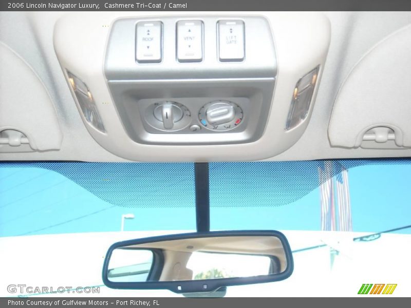 Cashmere Tri-Coat / Camel 2006 Lincoln Navigator Luxury
