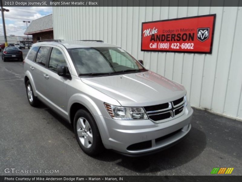 Bright Silver Metallic / Black 2013 Dodge Journey SE