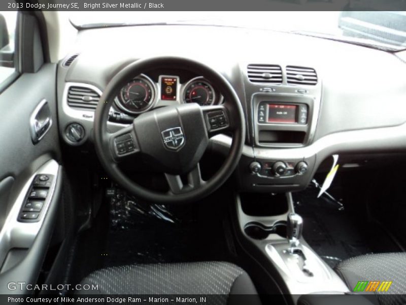 Bright Silver Metallic / Black 2013 Dodge Journey SE