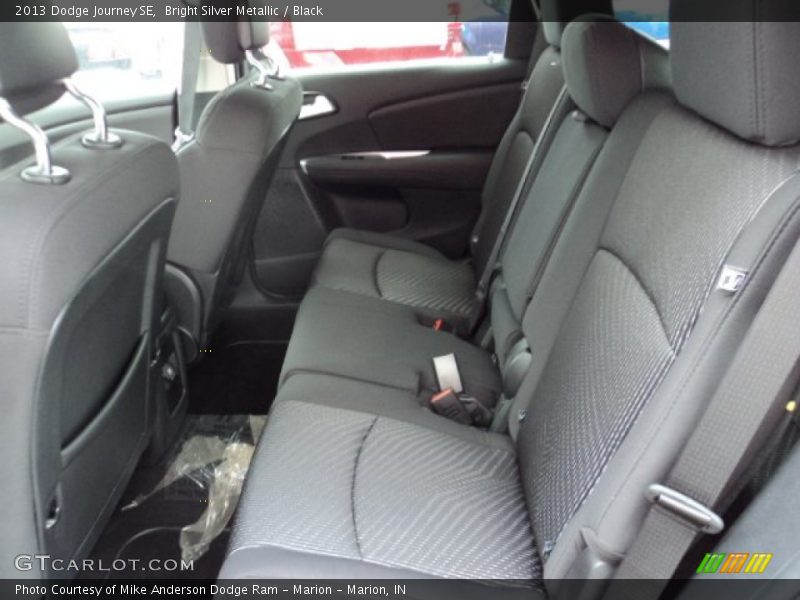 Bright Silver Metallic / Black 2013 Dodge Journey SE