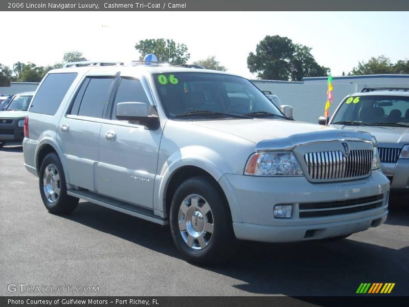 Cashmere Tri-Coat / Camel 2006 Lincoln Navigator Luxury