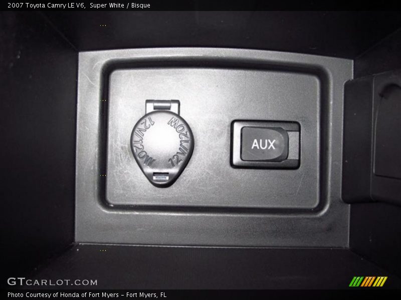 Super White / Bisque 2007 Toyota Camry LE V6